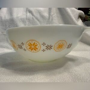 Vintage Pyrex Town and Country Cinderella Bowl 4qt